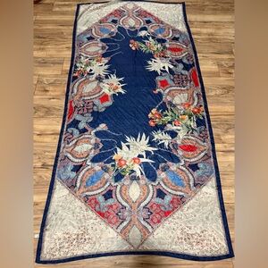 Gorgeous large Floral & Paisley Patterned 100% feather light silk scarf!